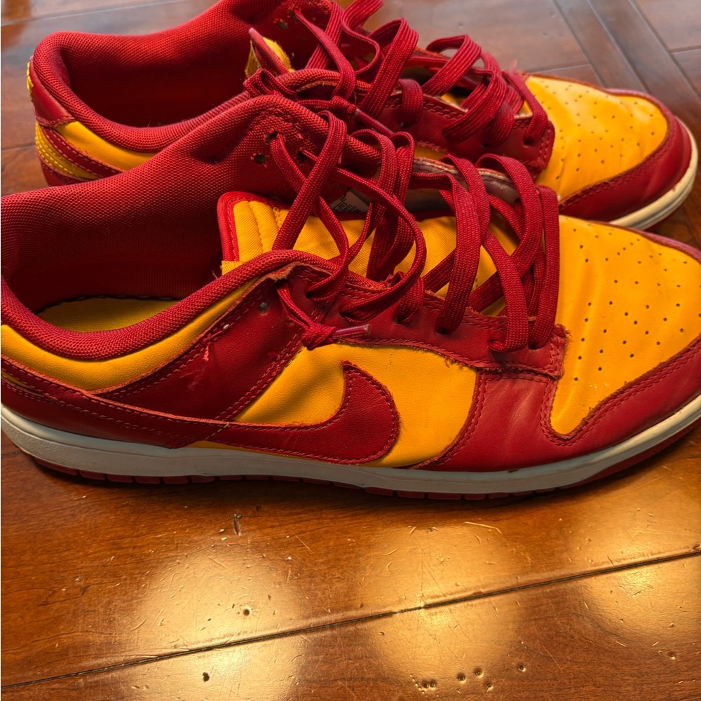 Nike dunks! Mens 12.5. Good condition.